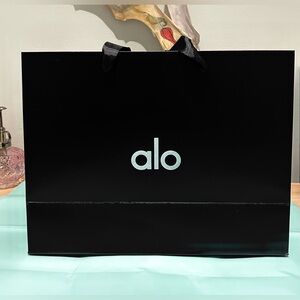 Alo Yoga Large Black Branded Shopping Gift Bag Ribbon Handles Retail Store Bag